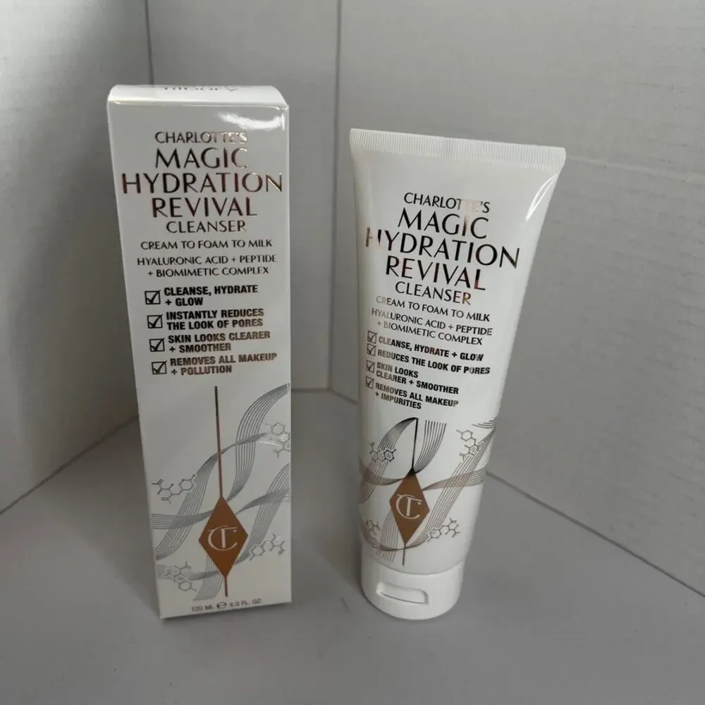 NWT Charlotte Tilbury Magic Hydration Revival Cleanser 120 ml / 4 oz - Picture 1 of 3